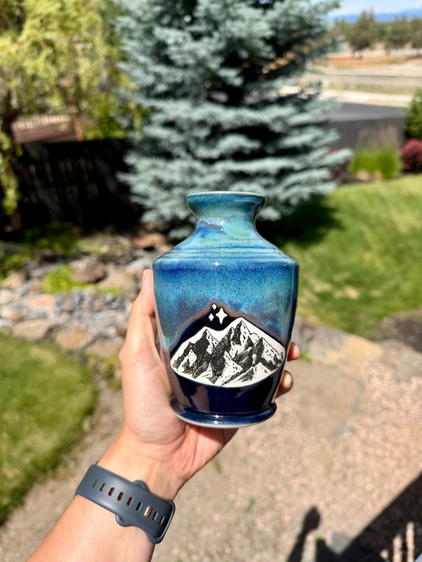 Velaris-Inspired Vase (Pre-Order)