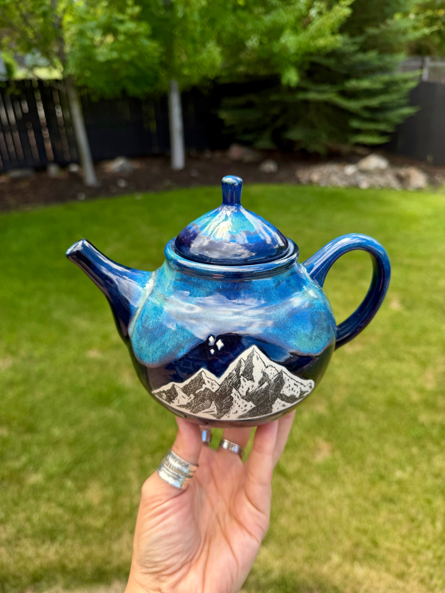 Velaris-Inspired Teapot (Pre-Order)
