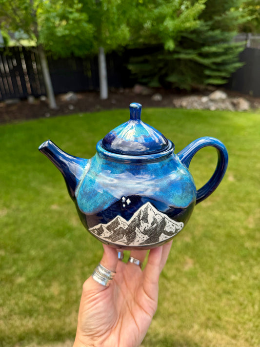 Velaris-Inspired Teapot (Pre-Order)